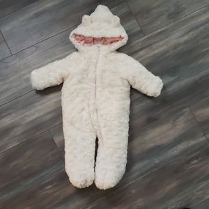 Jessica Simpson snowsuit 6-9m